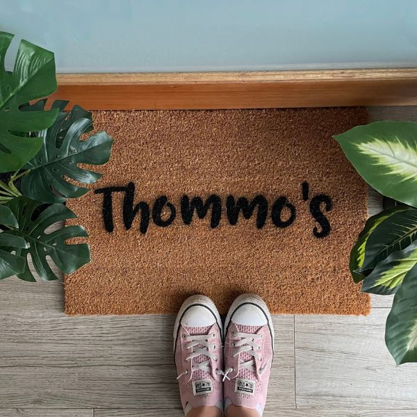 Doormat that says Thommo's